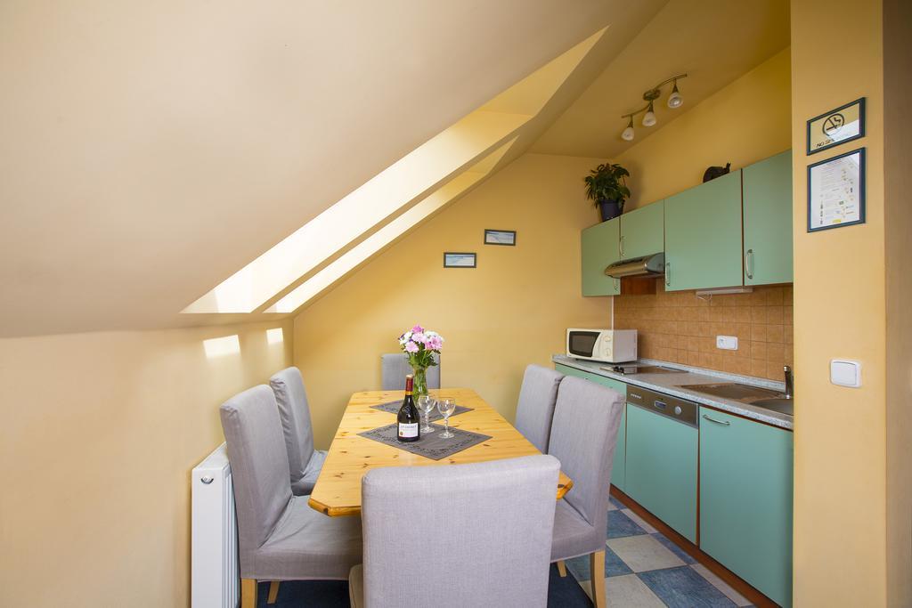 Yellow Ski Apartments Рокитнице над Ийзероу Екстериор снимка